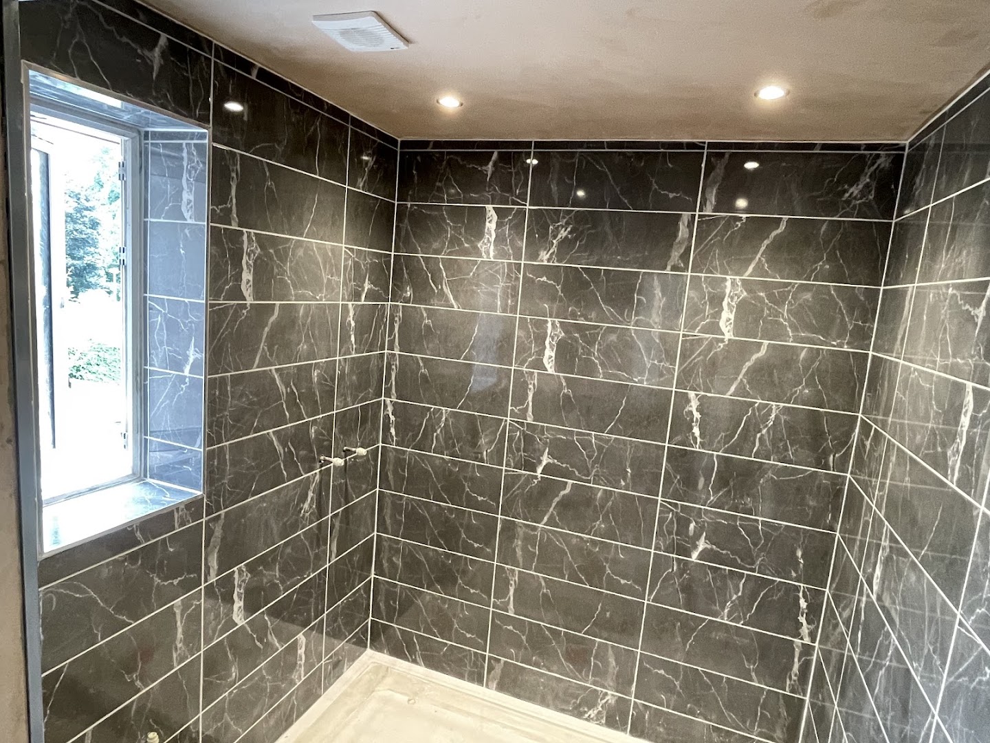 Tommy Tiler — Photos 3